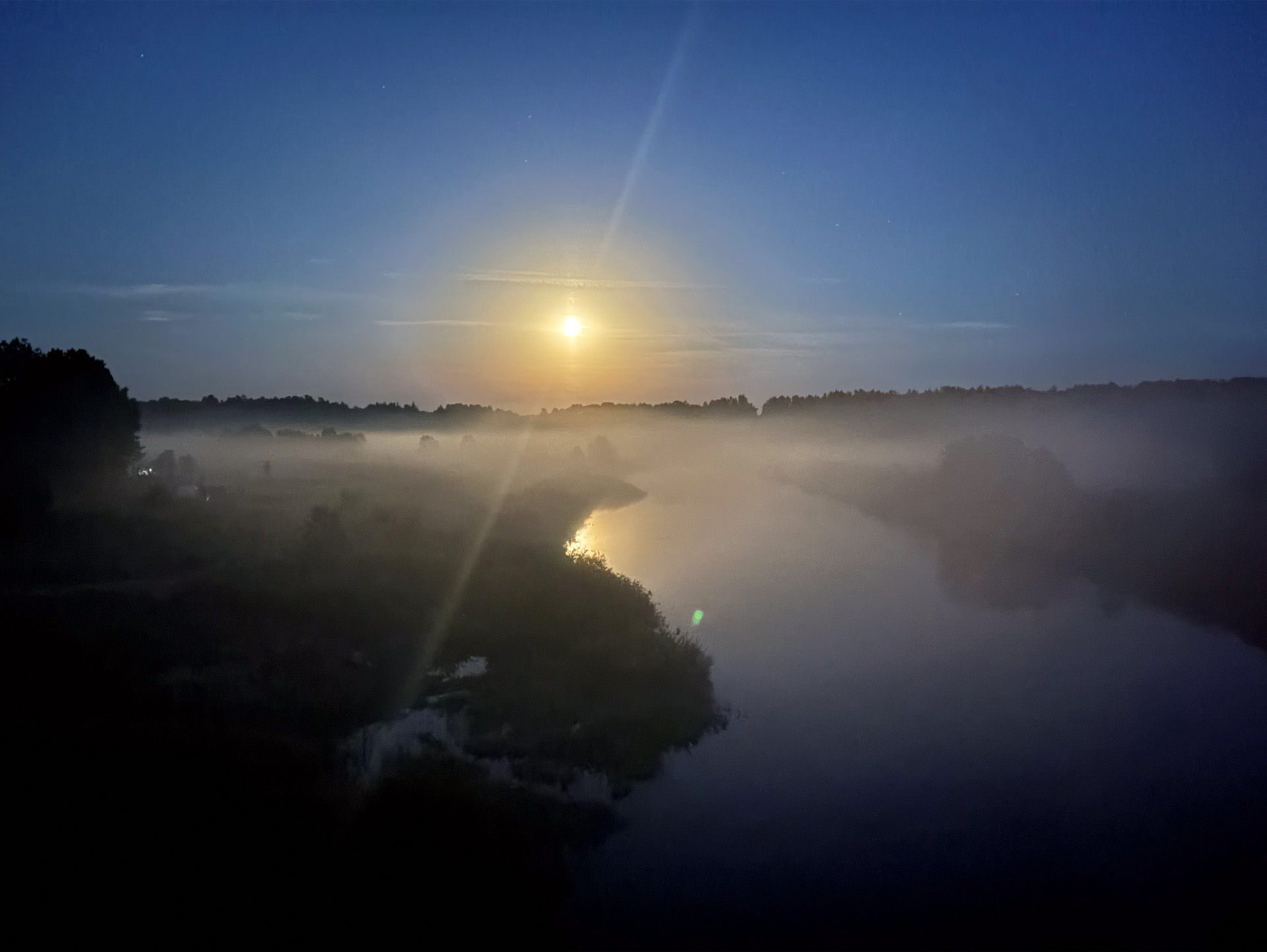 Луна над Нерлью